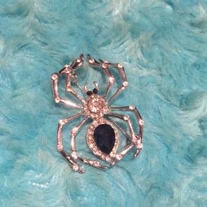 Spider pin brooche